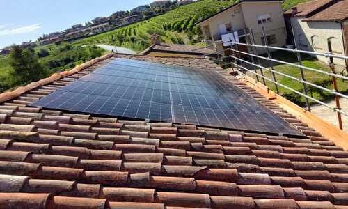 Installazione Impianto Fotovoltaico su un tetto in vecchi coppi