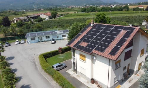 Istallazione Impianto Fotovoltaico ad alta efficienza su tetto spiovente