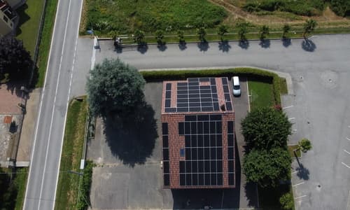 Istallazione Impianto Fotovoltaico ad alta efficienza su tetto spiovente
