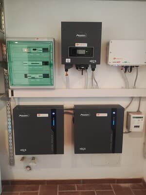Installazione stazione di ricarica e Impianto Fotovoltaico con accumulo