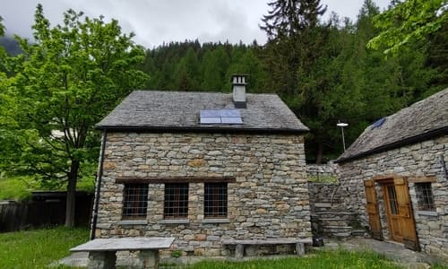 Realizzazione Impianto Fotovoltaico OFF GRID ad ISOLA su tetto in pietra