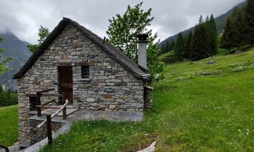 Realizzazione Impianto Fotovoltaico OFF GRID ad ISOLA su tetto in pietra