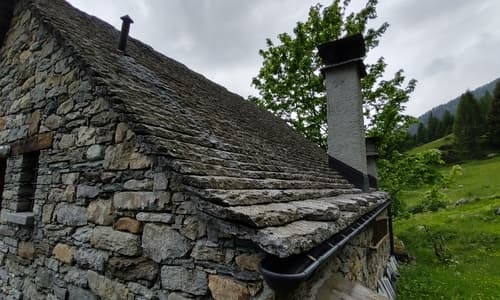 Realizzazione Impianto Fotovoltaico OFF GRID ad ISOLA su tetto in pietra