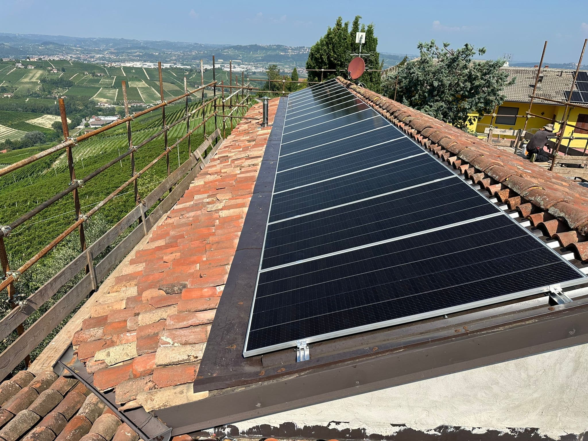 Impianto fotovoltaico Agrisolare a Treiso (CN)