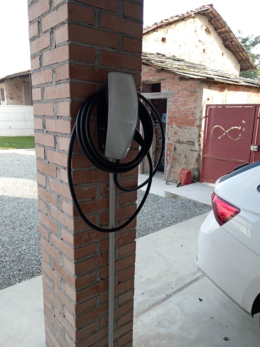 Riqualificazione di un vecchio cascinale per eliminare completamente il gas