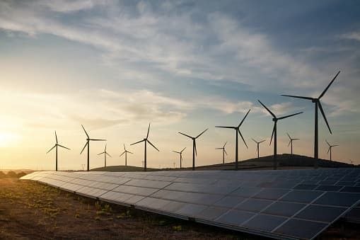 Energia elettrica, il fotovoltaico e l'eolico superano il gas in Europa