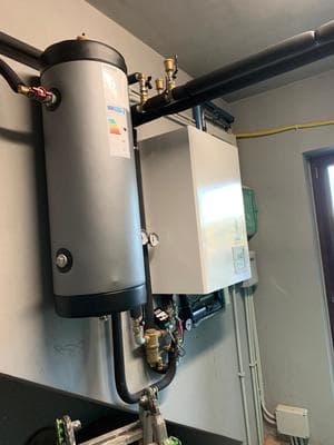 Realizzazione impianto ibrido con Pompa di calore e caldaia a legna