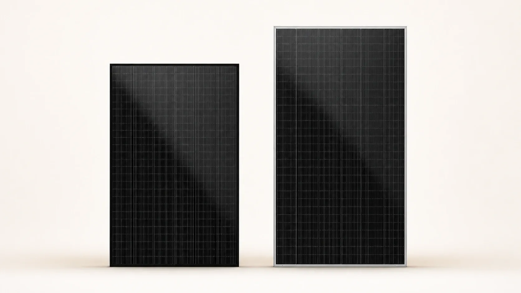 Confronto visivo tra SunPower P7-RES con cornice nera e P7-COM con cornice grigio alluminio
