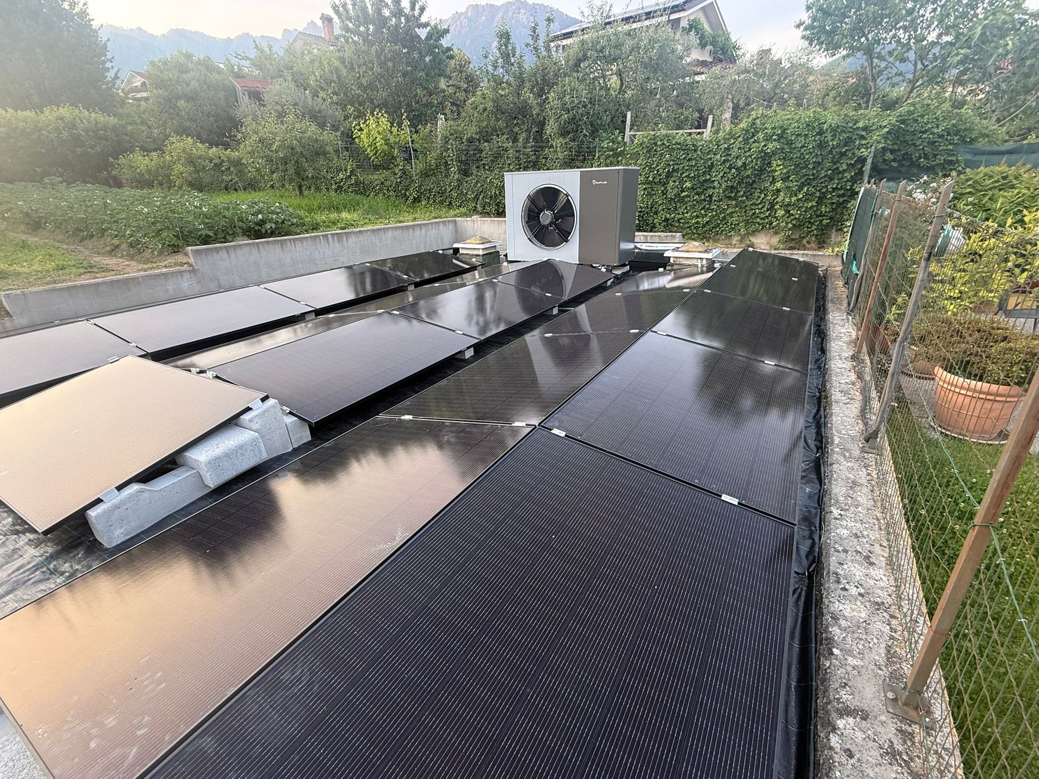 Campo fotovoltaico a terra